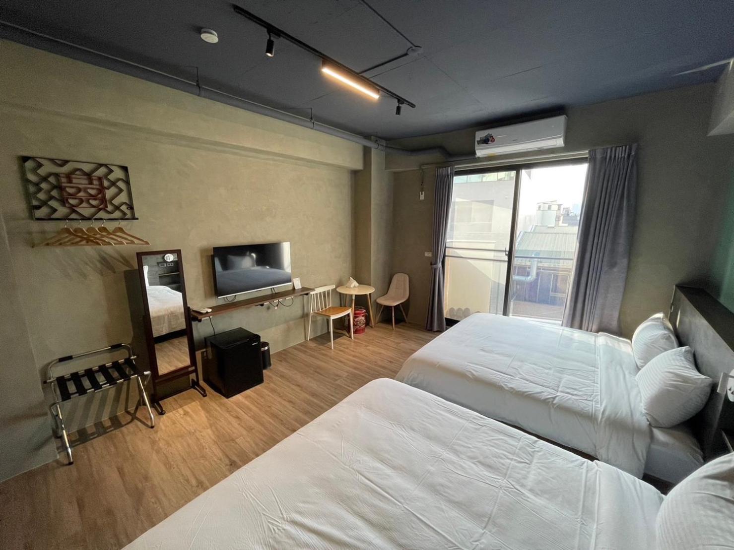 Long Lang Homestay Tainan Exterior photo